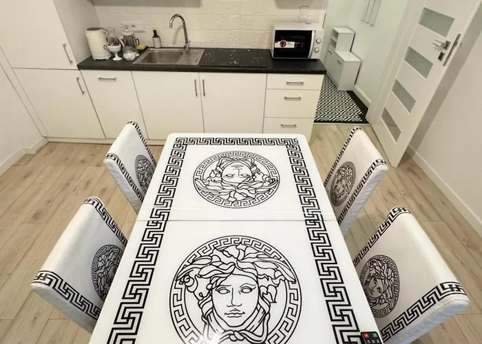 White & Black - Near Wawel Castle * Cracovia